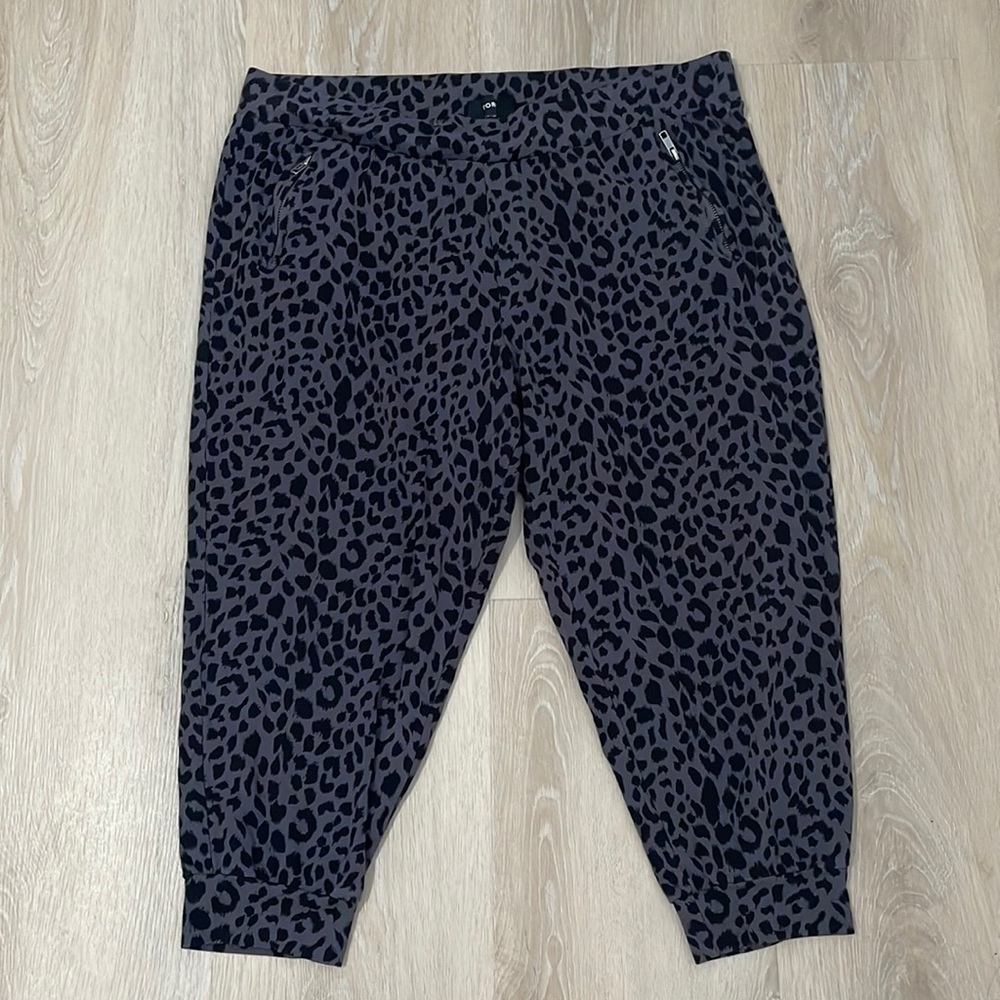 Torrid Leopard Print Relaxed Fit Jogger Lightweig… - image 5